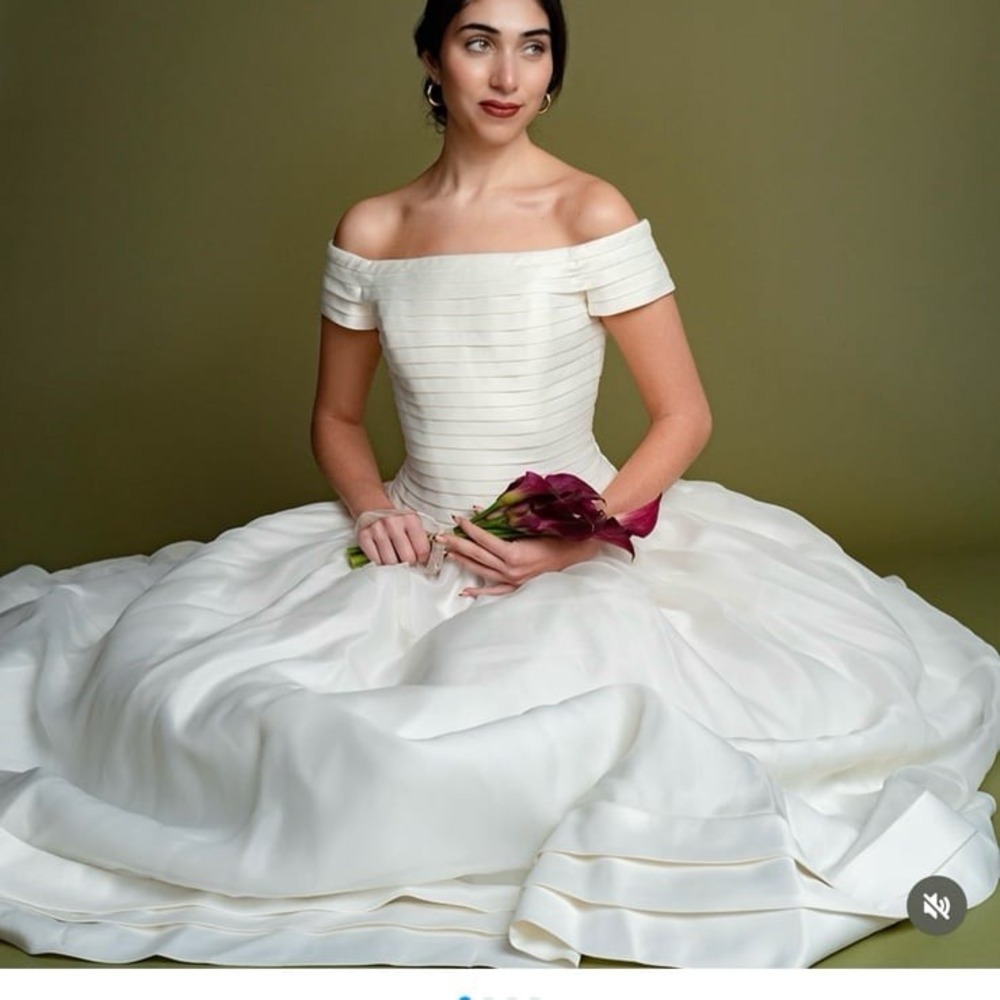 Vintage Oleg Cassini Wedding Dress French Layered Feminine Short Sleeve Big Bow